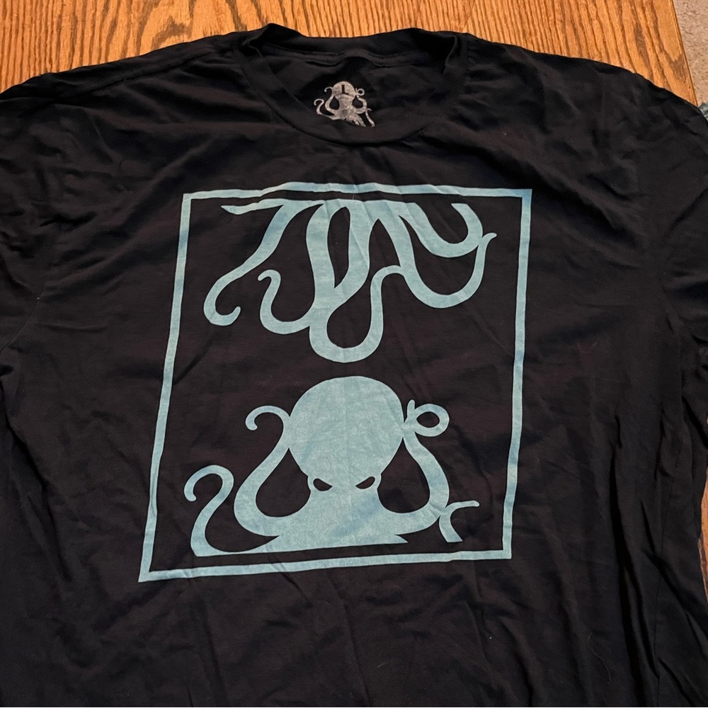 Hi My Name is Mark brand Men’s limited edition octopus shirt Blink-182